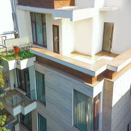 Lime Tree Hotel Sushant Lok Gurgaon Sector 29 Next To Iffco Chowk Metro Exterior photo
