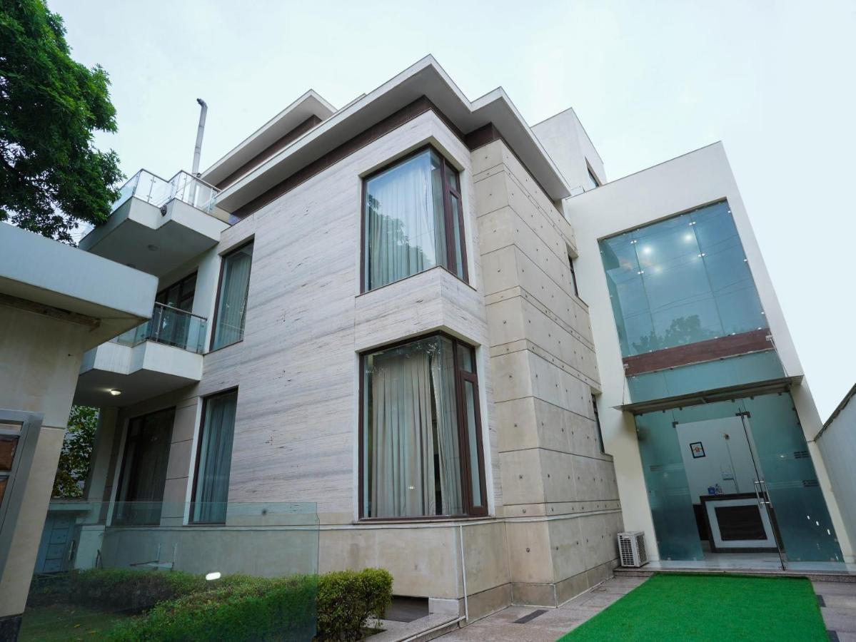 Lime Tree Hotel Sushant Lok Gurgaon Sector 29 Next To Iffco Chowk Metro Exterior photo